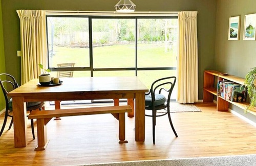 Acacia Bay House | Acacia Bay Gem - Private and stylish home