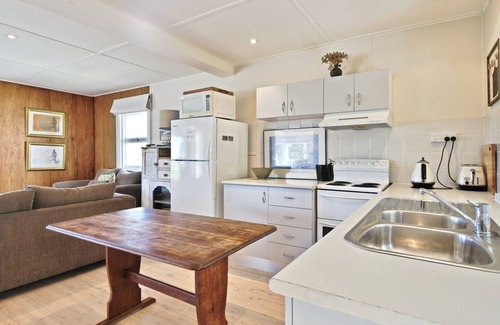 Hyams Beach House | Acacia Cottage at Hyams Beach