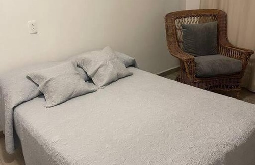 Leon House | Acacia Morada
