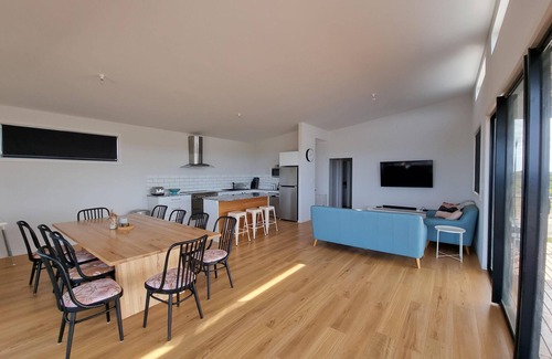 Warrenben House | Acacia Views - A large and amazing holiday home