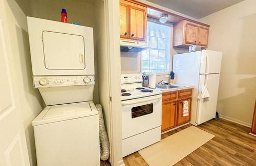 Brenham House | Academy Guest House Historic Brenham Pet Friendly