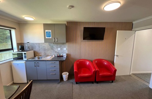 Ashburton Hotel | Academy Lodge Motel