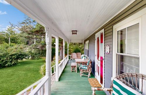 East Sullivan House | Acadia Lights Cottage