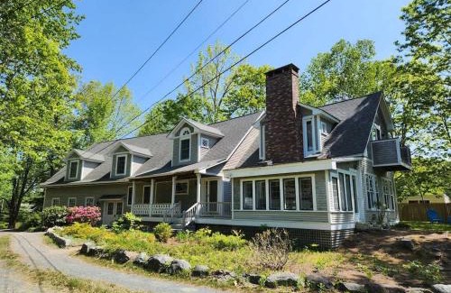 Lamoine Beach House | Acadia Lobsterman's Farmhouse & Cottage