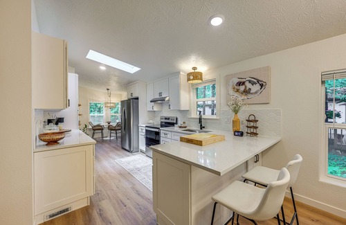 Hoodsport House | Access to Lake Cushman: Forested Hoodsport Home!