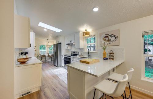 Hoodsport House | Access to Lake Cushman Forested Hoodsport Home!