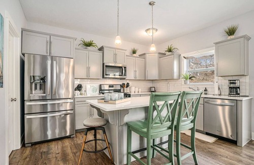 Miami Park House | Access to private association beach. Sleeps 10.