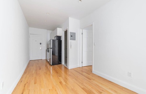 East Village Apartment | Accessible Apartment #1569