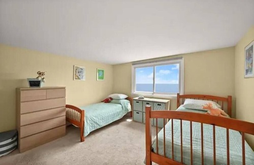 West Haven House | Accessible Beachfront Home on Long Island Sound. Sandy beach near Restaurants!