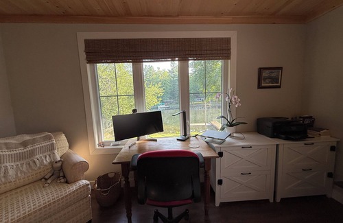 Severn Bridge Cottage | Accessible Luxury Riverside Beauty! NEW listing!