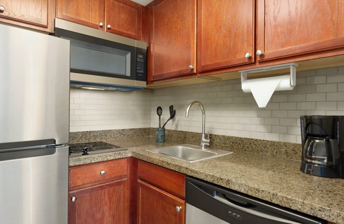 Tampa Condo | Accessible Unit w/Roll-In Shower | Great location