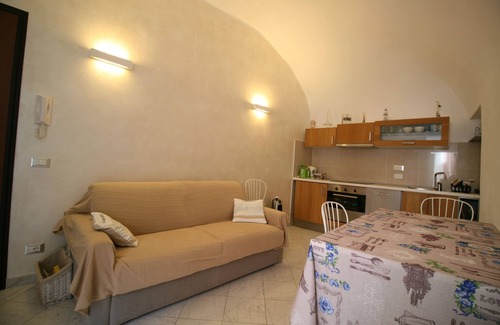 San Lorenzo al Mare Apartment | Accommodation with terrace 20 meters from the sea Code Citra Liguria 008054-LT-0044