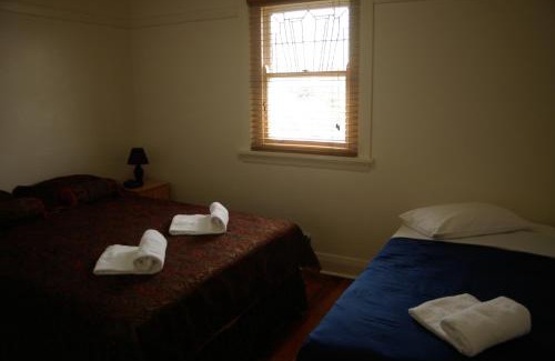 Rockdale Apartment | Accommodation Sydney Rockdale - 2 Bedroom Pet Friendly Budget Apartments near Rockdale Station and Brighton Le Sands Beach