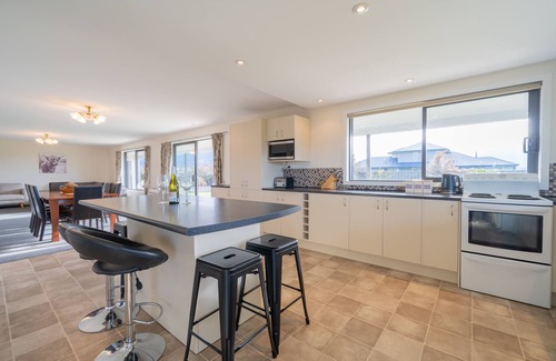 Te Anau House | Acheron Homestead - Te Anau Holiday Home