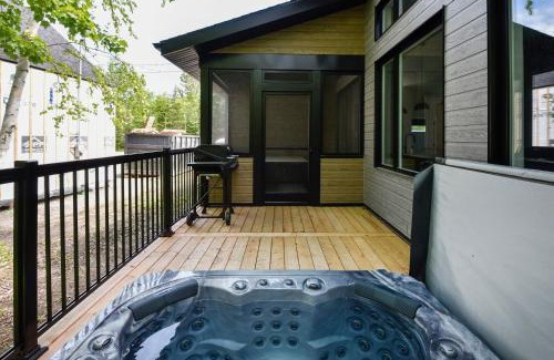 Pont-Rouge Ski Chalet | Achille - Boisé avec spa et sauna