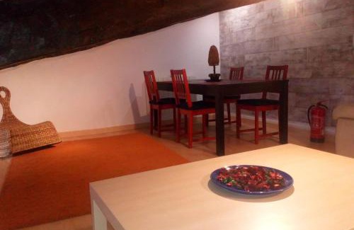 Barakaldo Apartment | Acogedor ático vacaciones cerca de BILBAO, BEC