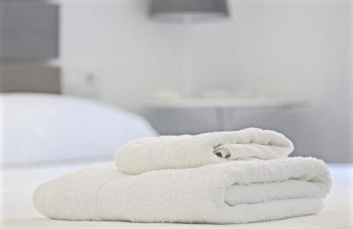 San Bartolome Apartment | Acogedor apt 8pax 4Bdr 2Bth - CozyHomeSevilla1