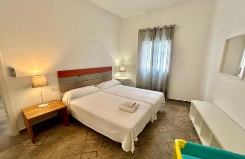 San Bartolome Apartment | Acogedor apt 8pax 4Bdr 2Bth - CozyHomeSevilla1