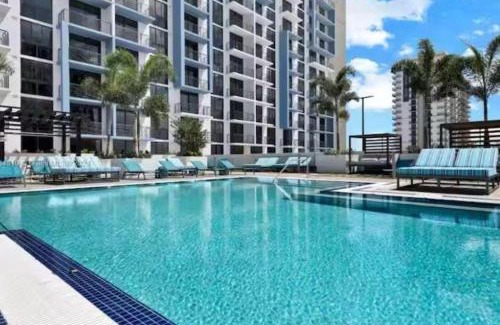Doral Apartment | Acogedor centro de doral