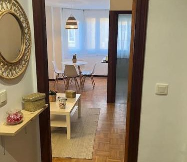 Distrito Llano Apartment | Acogedor y soleado apartamento recién amueblado en Gijón