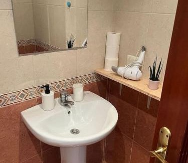 Distrito Llano Apartment | Acogedor y soleado apartamento recién amueblado en Gijón