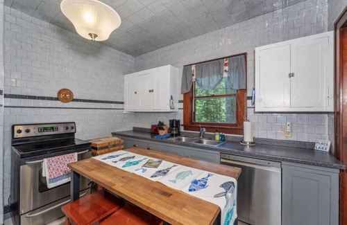Lake Tomahawk House | Acorn Hill Holiday Home