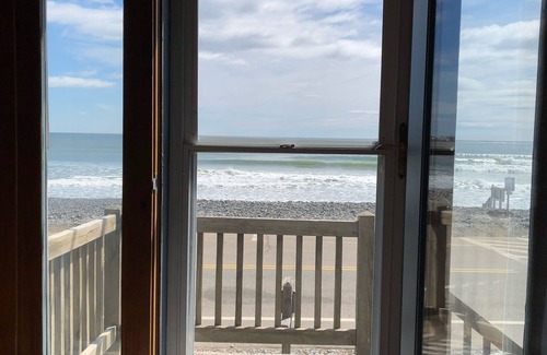 York Beach House | Across from beach! Sleeps 14