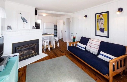 Wellfleet House | Across from Mayo Beach walk to downtown!