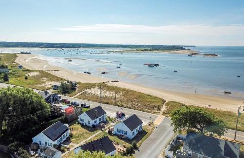 Wellfleet House | Across from Mayo beach walk to downtown