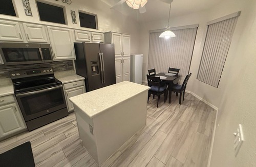 Gilbert House | Active Adult Escape in Trilogy – Golf, Fitness, Pools & More!