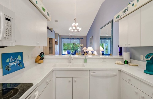 Stoneybrook Condo | Active Gated Golf Community! Pool, Spa, Fitness, Tennis, Close To Shopping & Short Drive to Beaches!