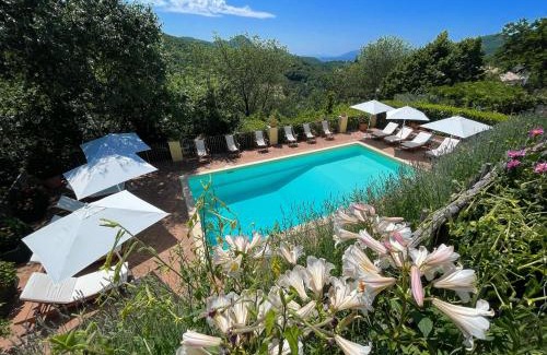 Spoleto House | Activities for the sporty Or be a lounge lizard Everything here Sleeps 10