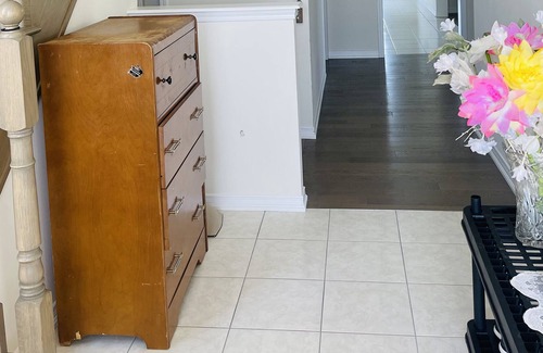 Thorold House | Ad's Place:3 Beautiful Rooms in Welland, 15 Minutes to Niagara Falls