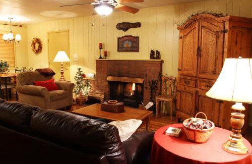 Pinetop House | Adair Springs Cabin