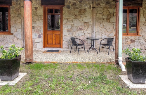 Porepunkah House | Adamantine Cottage in picturesque Porepunkah.