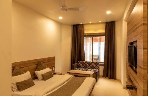 Bhopal Hotel | Adarsh Palace Hotel