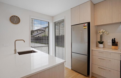 Addington House | Addington Delight - Christchurch Holiday Home