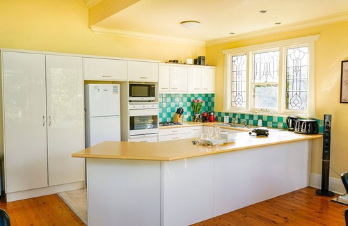 Everard Park House | Adelaide Style Accommodation-Close to City and Beach-4 .5 Star+WI-FI+ 3 carpark