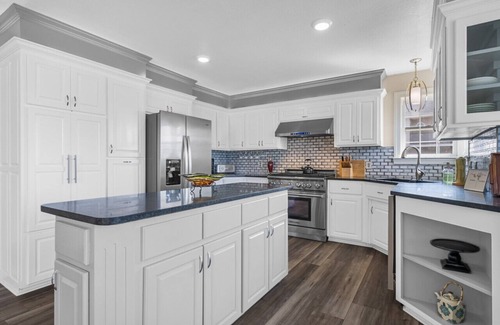 Russellville House | Adeline's Lake View, Elegant Lake View Home in Gated Community, Sleeps 15