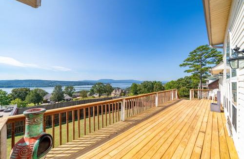 Russellville House | Adelines Lake View Elegant Home in Gated Community Sleeps 15