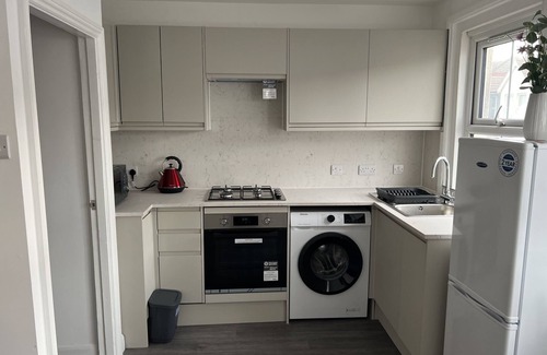 Hove Apartment | Adelles seaside retreat for holiday, contractors
