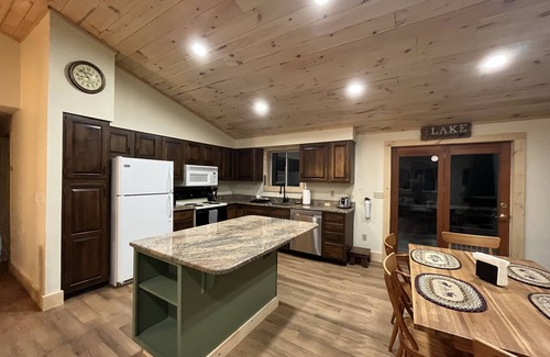 Chestertown Cabin | Adirondack Cabin -Skiing,Golfing,semi-private lake