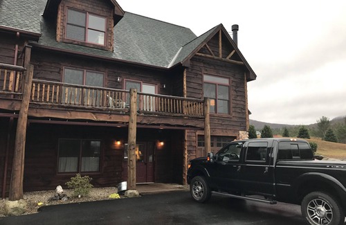 North Creek House | Adirondack Dream Townhome