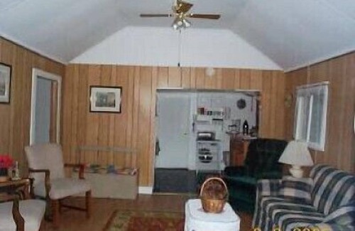 Queensbury Cottage | Adirondack Lake Front Cottage