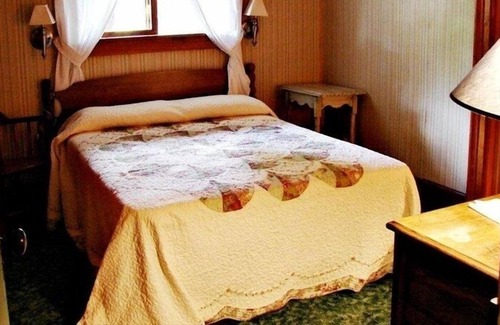 Brant Lake Cottage | Adirondack Lakeside Cottage on Beautiful Brant Lake, NY