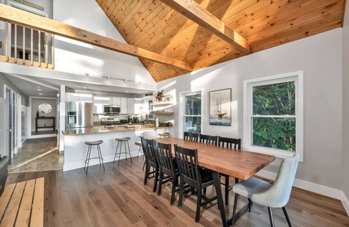 Meredith House | Adirondack style Winnipesaukee waterfront home with 4 bedrooms and SW EXP