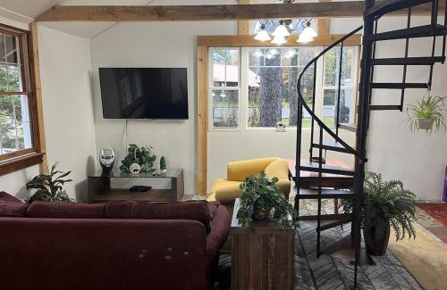 Arietta House | Adirondack Trailside Cabin