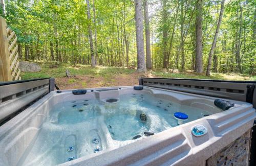 Jay House | ADK Cabin with Hot Tub, Near Whiteface, Lake Placid, Fire Pit, Game Rm