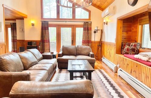 Jay House | ADK Cabin with Hot Tub, Near Whiteface, Lake Placid, Fire Pit, Game Rm