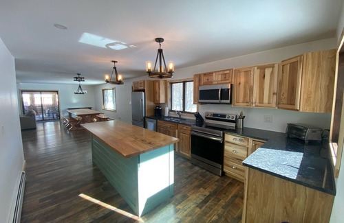 North Creek House | ADK North Creek fall, winter getaway with Hot tub, hiking, rafting, skiing Gore!